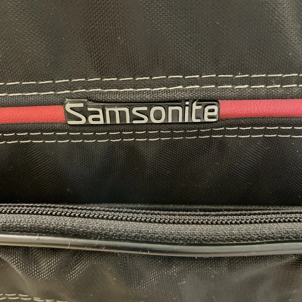 Samsonite Oyster Black + Red Trim Medium Shoulder Strap Bag Luggage Vintage 1987
